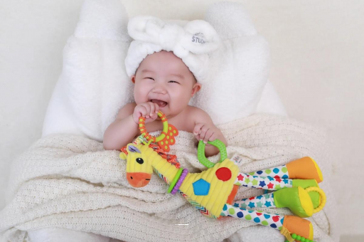 东阳怎么判断宝宝是否斜颈 东阳怎么判断宝宝是否斜颈